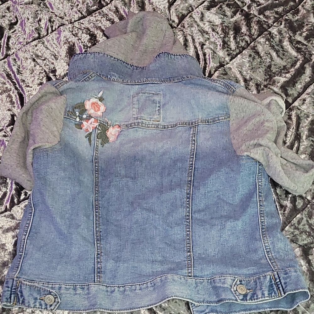Sweater - Picture 2 of 6